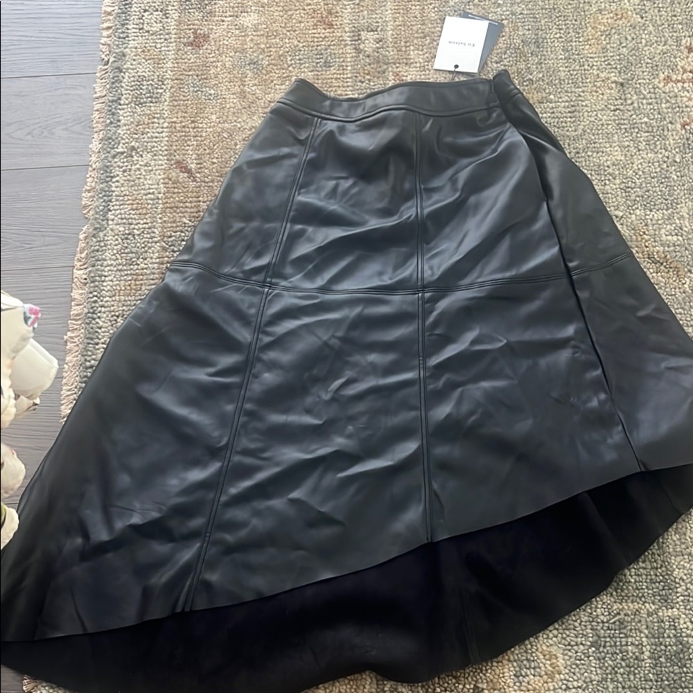 En Saison Black High-Low A-Line Midi Skirt